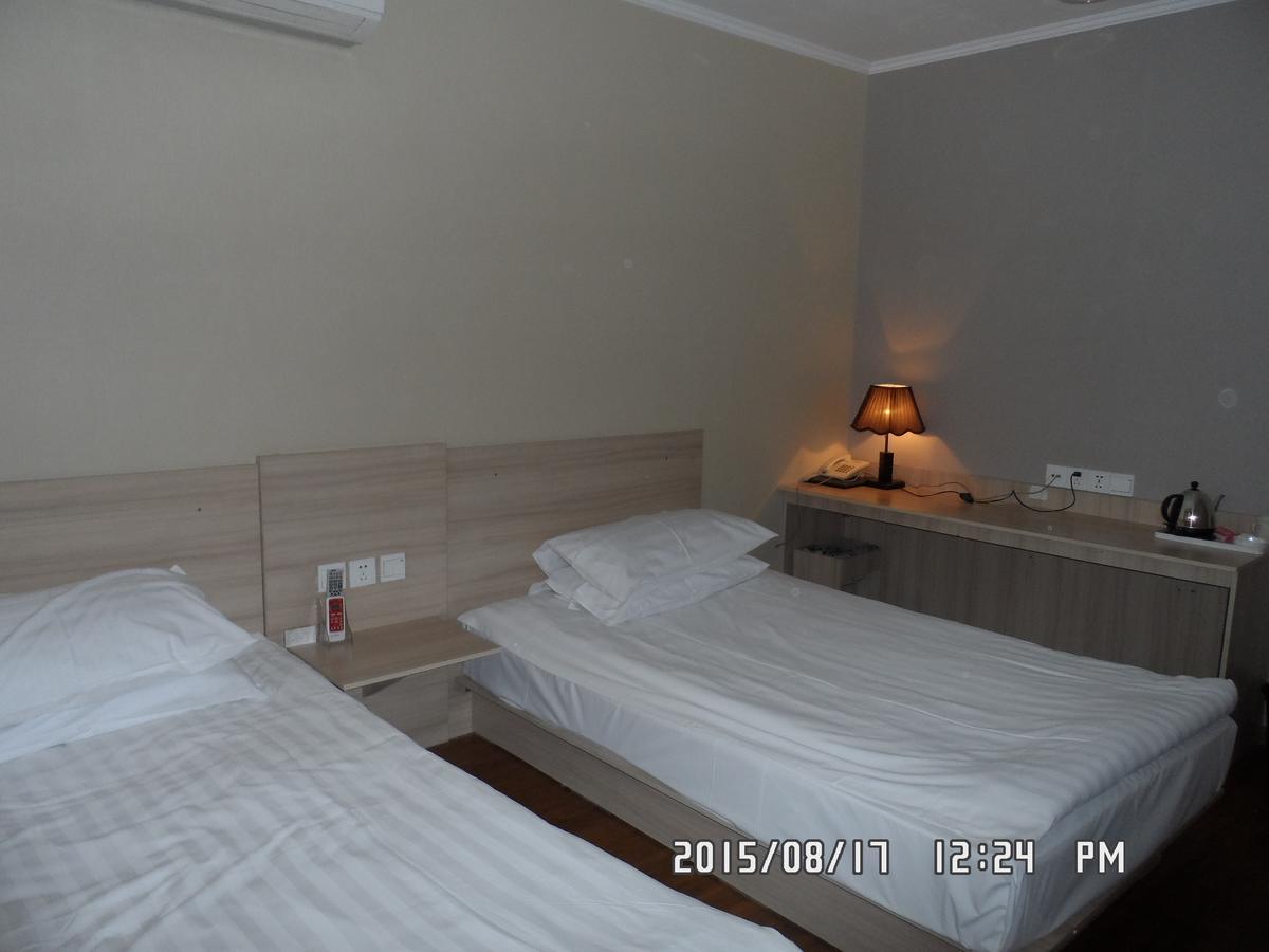 Friendship Hotel บิชเคก ภายนอก รูปภาพ